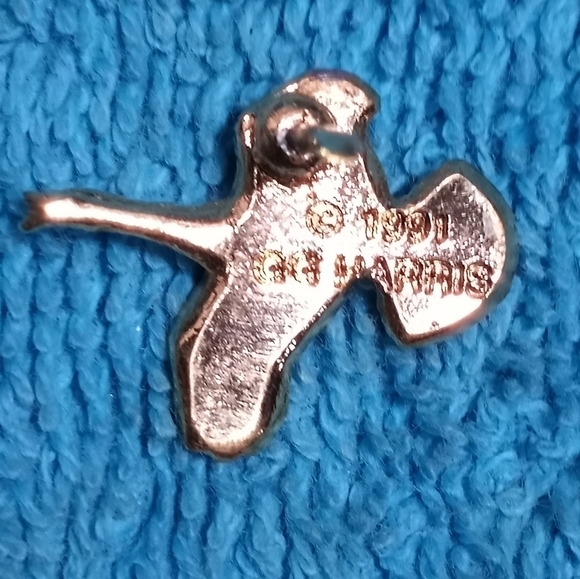 Goldtone Flying Turkey Lapel Pin Harris Vintage - Picture 2 of 3